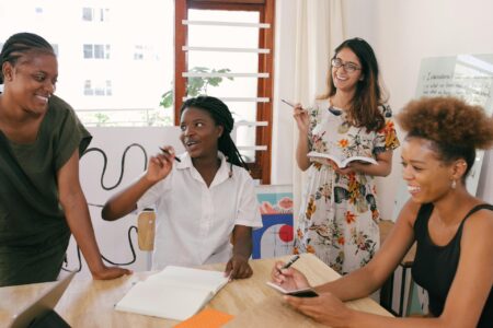Ensino participativo e dinâmicas de gênero em sala de aula. Marina Feferbaum, Revista Ensino Superior